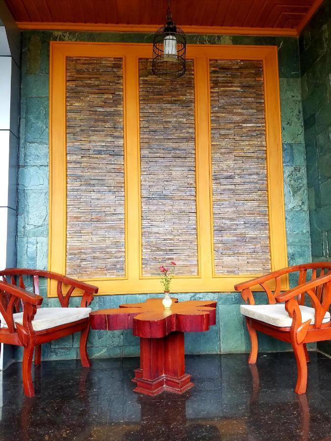 Shwe Kyun Hotel Taunggyi Exterior photo